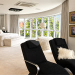 Mansão de 800 m² no Swiss Park, em São Bernardo do Campo, com 4 suítes, piscina, área gourmet, sauna e lazer completo em condomínio de alto padrão.
