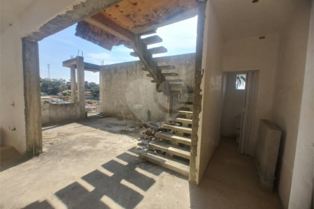 Terreno 810 metros à venda em Atibaia com projeto aprovado exclusivo de alto padrão com construção inacabada