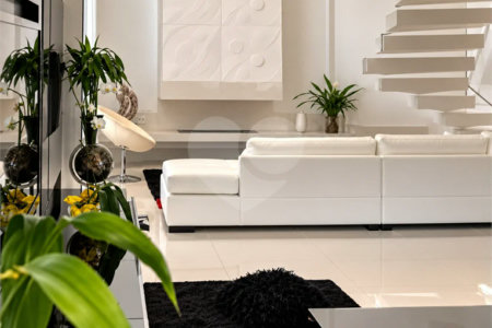 Mansão de 800 m² no Swiss Park, em São Bernardo do Campo, com 4 suítes, piscina, área gourmet, sauna e lazer completo em condomínio de alto padrão.