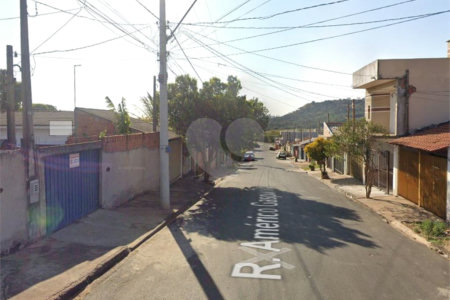 Terreno de esquina no Cidade Aracy.