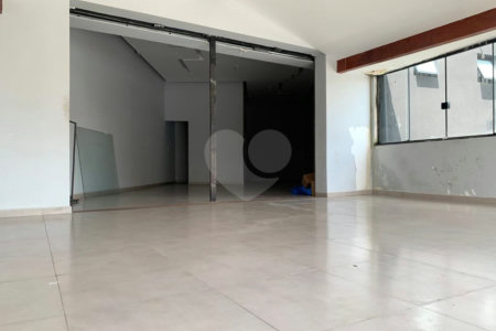 Salão Comercial 150m² na Lucas Nogueira Garcez - Atibaia - SP