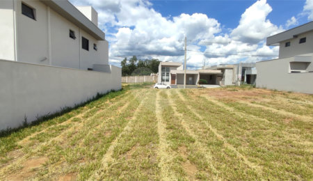 Terreno à venda no condomínio Residencial Villeneuve, São Carlos - SP