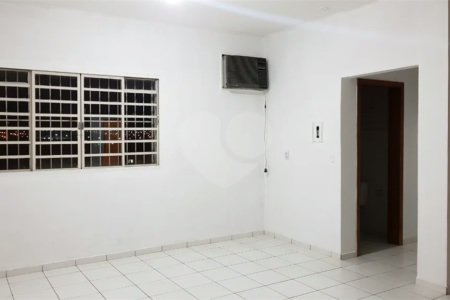 sala comercial_Jardim Bom Principio- Indaiatuba-SP. AU 60m2 valor locacao R$880,00 mais valor iptu.