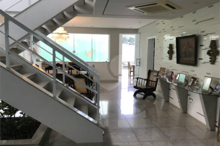 SOBRADO ALTO PADRÂO COND.PARQUE SABARA