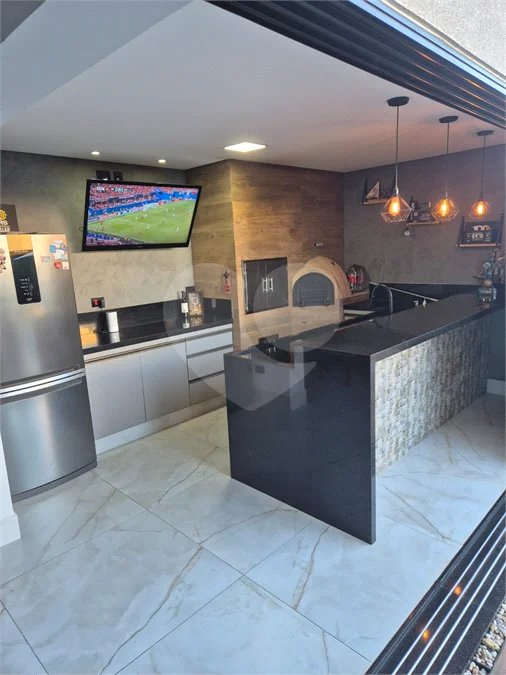 Casa de Alto Padrão para Alugar com Lazer Completo, Tecnologia e Sustentabilidade