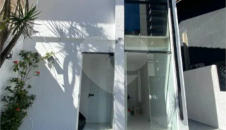 Sobrado à venda com 2 quartos em Vila Olímpia, São Paulo, SP