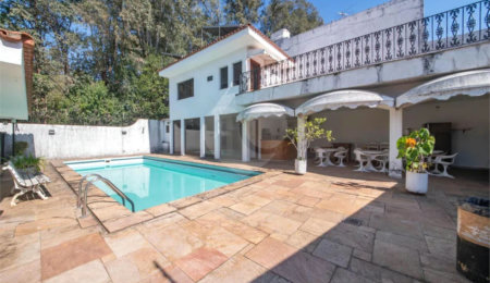 Casa Alto Padrão.Localização excelente. Venha conhecer. Agende uma visita.