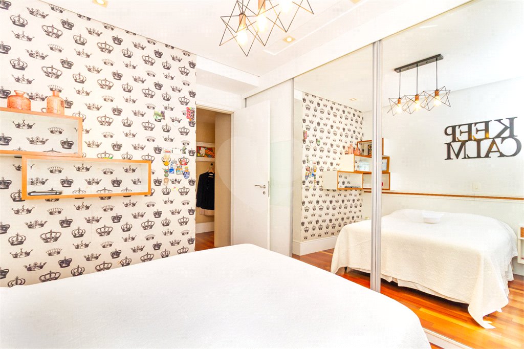 Apartamento de Alto Padrão no Campo Belo para venda com porteira fechada, com 4 dormitórios suítes e 4 vagas com lazer de club.
