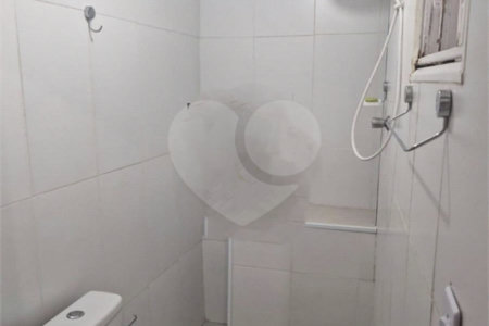Oportunidade Única para Renda: 5 Casas em 328 m² no Bairro Saúde!