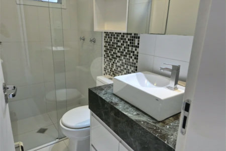 Oportunidade na Vila Leopoldina! Imóvel de 69m2, com 3 dorm., sendo 1 suíte, 2 banheiros, sala, cozinha e 2 vagas. Com ar condicionado em 2 dorm.