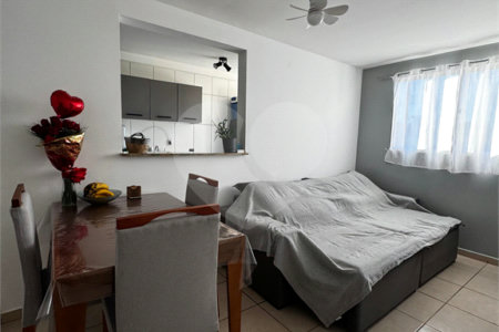 Apartamento á venda, com 02 Dormitórios, em Jardim Ricetti.