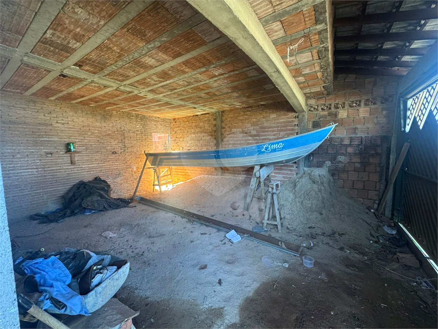 Casa á venda com 03 dormitórios, no residencial Itamarati em São Carlos.