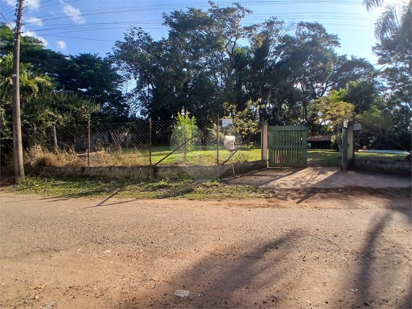 Terreno de 2000m² à Venda no Jardim Estância Brasil