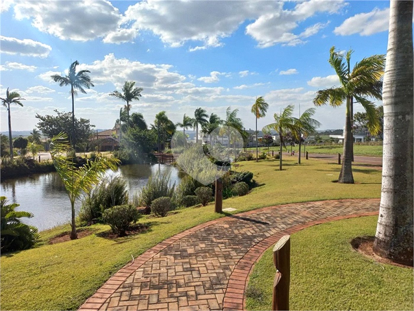 Terreno no condomínio Damha Golf em frente área de lazer com 1.404,40 m²