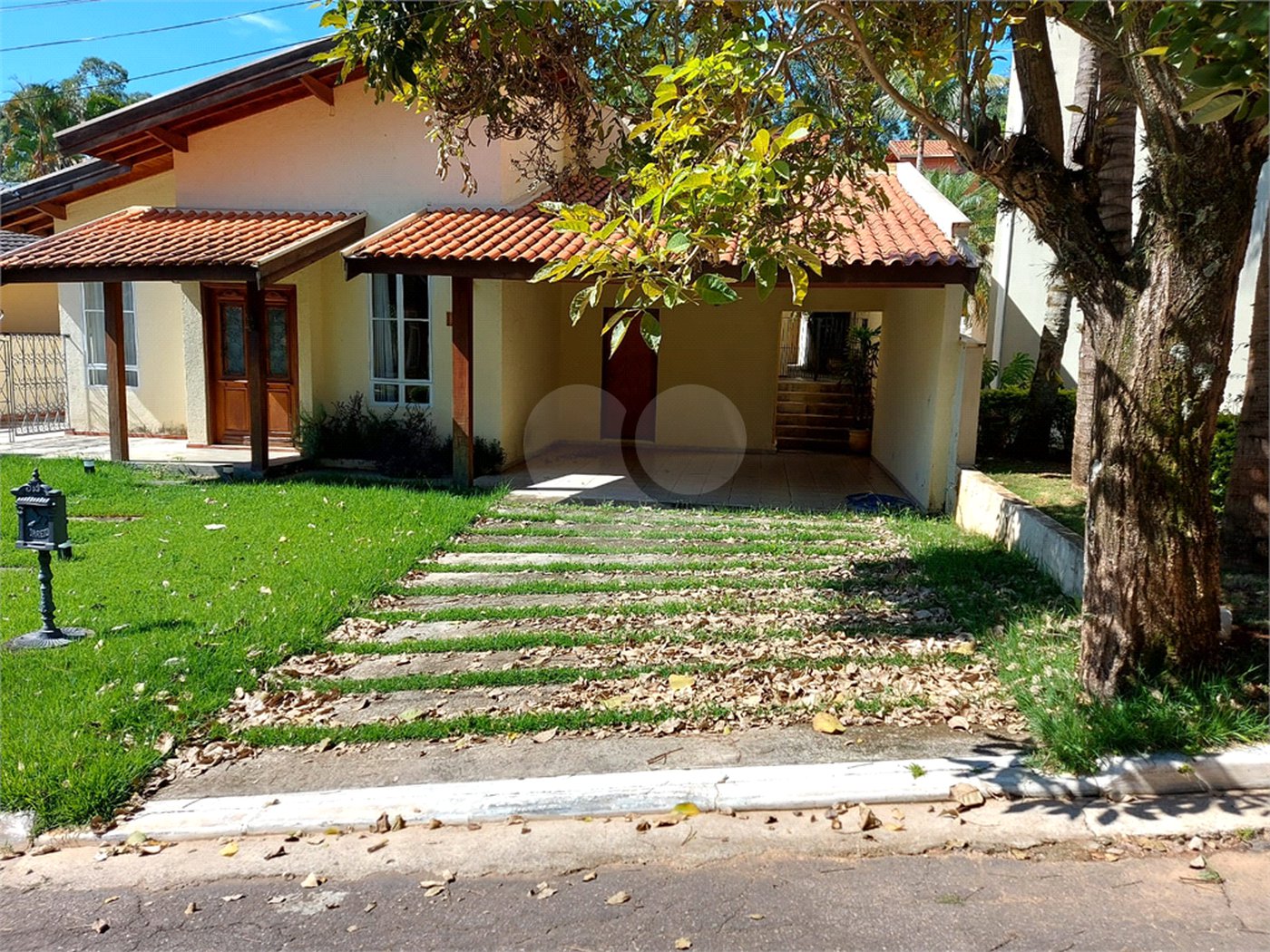Casa charmosa e elegante localizada no deslumbrante Condomínio Villagio Capriccio Louveira SP