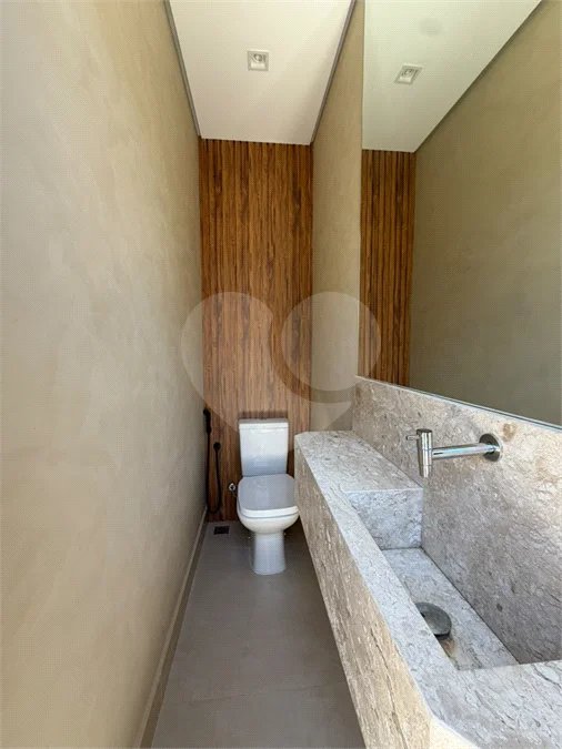 Casa térrea com 3 suítes no Condomínio Residencial Viena em Indaiatuba-SP - Acabamento de alto padrão - R$ 1.690.000,00 - AT 250 m² - AC 158 m² - 3 suítes,, sendo 1 suíte master com closet - Sala para dois ambientes (estar e jantar) - Cozinha planejada com ilha cooktop, forno elétrico e micro-ondas,
