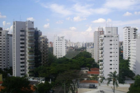 Cobertura à venda com 4 quartos, sendo 3 suítes, em Campo Belo, São Paulo, SP
