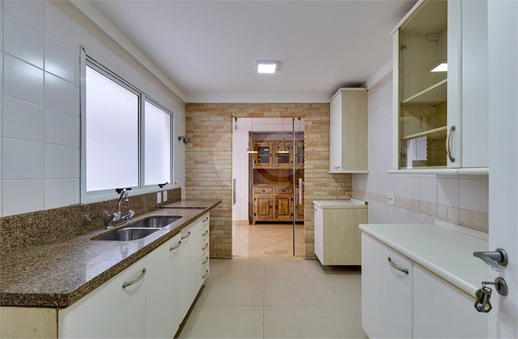 Casa de condomínio 4 suítes a venda no Alto da Boa Vista
