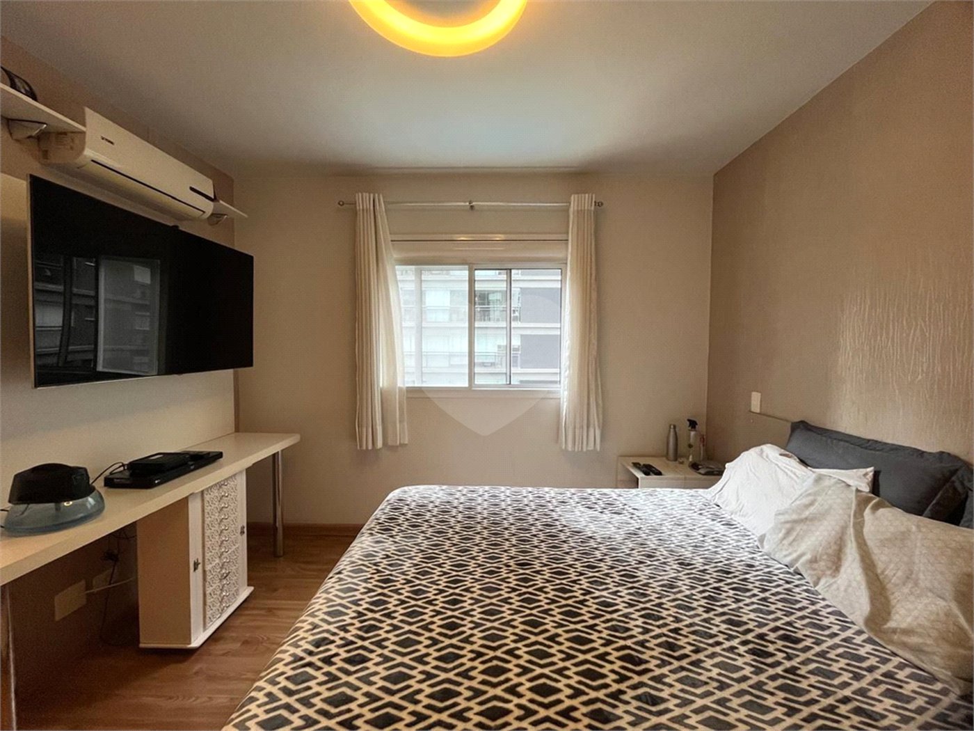 Apartamento á venda com 200m² - Bosque da Saúde