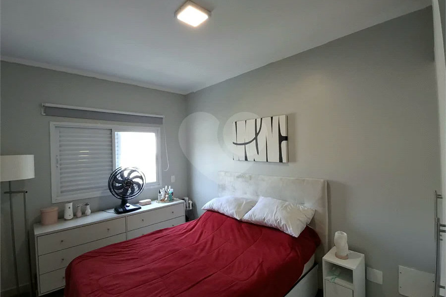 Casa à venda com 3 quartos, sendo 1 suíte, no condomínio Vila Arnoni, São Paulo - SP