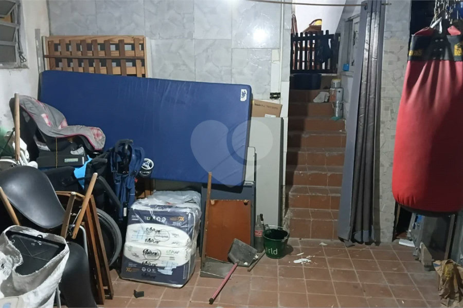 IMÓVEL COM SOBRADO + OUTRA CASA NO TERRENO, ÓTIMA PARA RENDA OU FAMÍLIA GRANDE