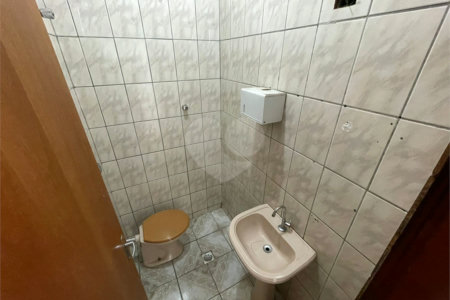 Casa comercio dispondo para venda ou locação no Centro,