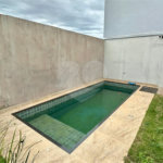 Sobrado a venda com 3 dormitorios sendo 1 suite com closet e varanda no bairro Arcoville