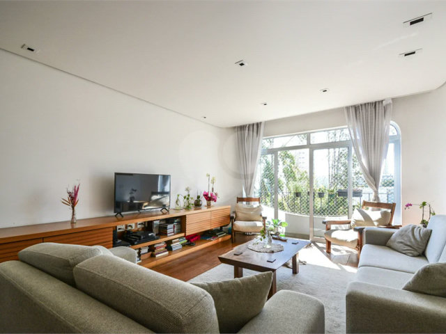 Apartamento à venda com 3 quartos, sendo 1 suíte,  em Granja Julieta, São Paulo, SP