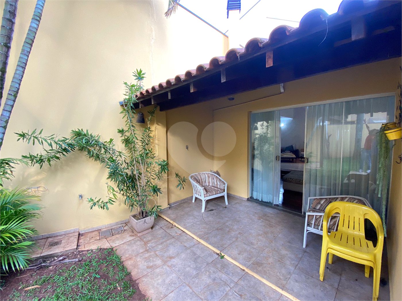 Casa térrea no Condomínio Parque Faber I