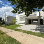 Excelente Casa Plana no Condomínio Bela Vista