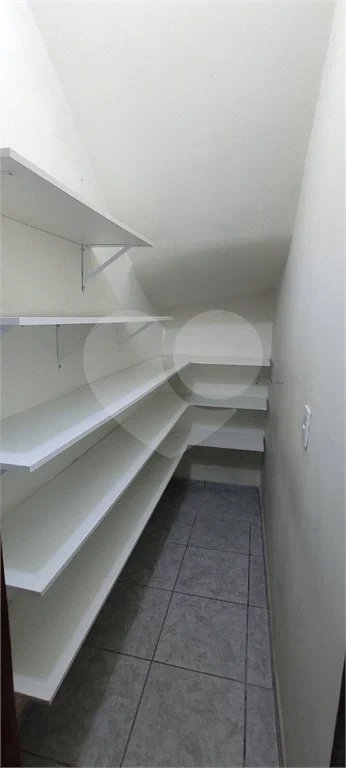 Casa com 180m², 3 dormitórios, 1 vaga, à venda na Vila Scarpelli em Santo André.