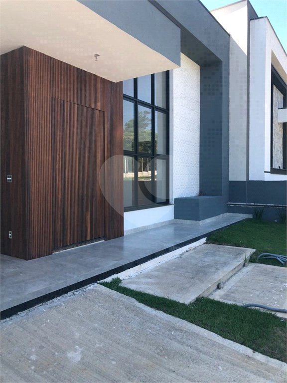Indaiatuba - Condominio Jardins di Roma - Venda -Locação 0 R$ 10.000,00 mais encargos - condominio - R$ 650,00 - IPTU - R$ 230,00 - Terreno 300ms - construido 170 metros quadrados - Terrea - 3 quartos, uma suíte e uma demi suite , 4 banheiros , piscina - Preparado para água quente até a piscina!!