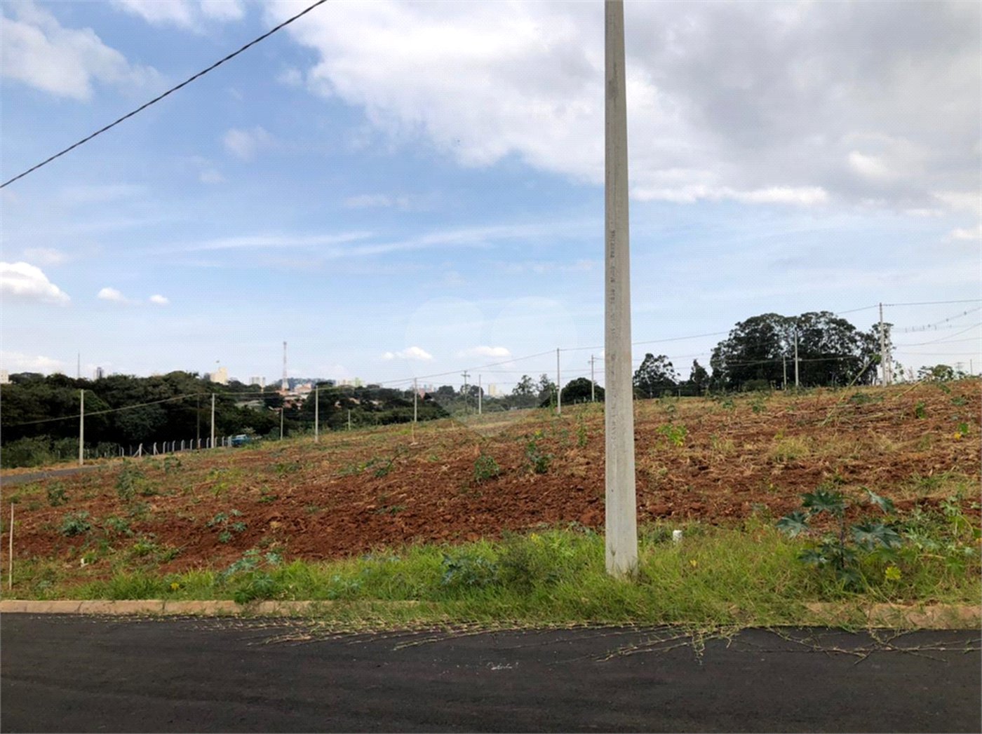 Terreno no Parque dos Pássaros .