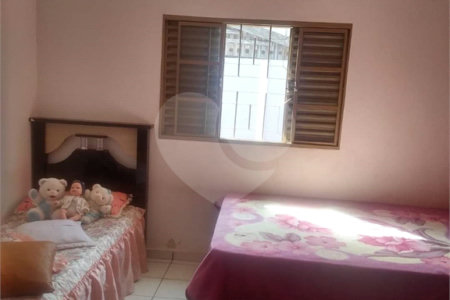 Casa a venda com 3 dormitórios sendo uma suíte em Ibaté