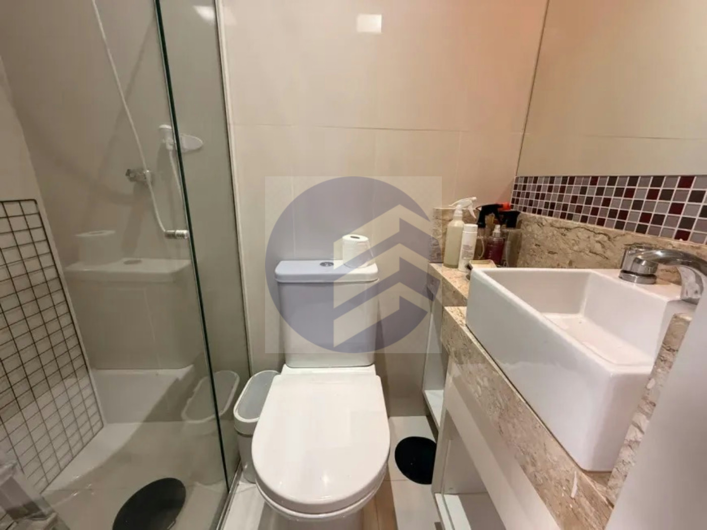 Casa à venda com 2 quartos, sendo 2 suítes, no condomínio Vilas V, São Paulo - SP