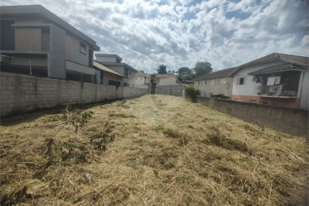 Terreno em Atibaia com 652 metros, pronto para construir no Jardim do Lago, aceita financiamento