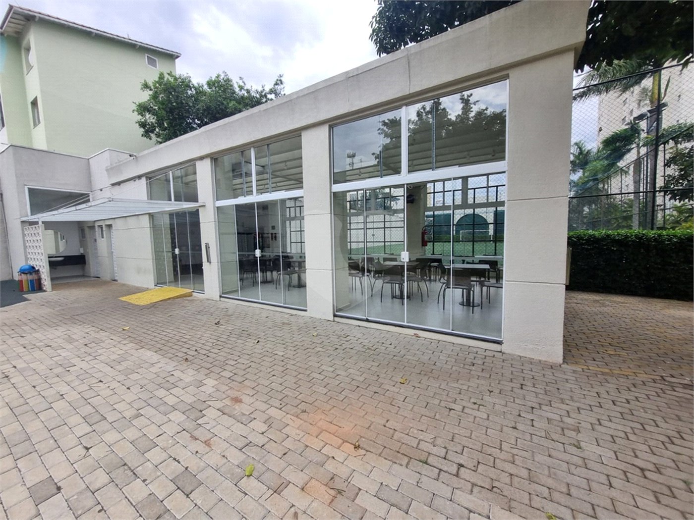 Apartamento 3 suítes, varanda gourmet, 3 vagas em Condomínio Clube na Mooca