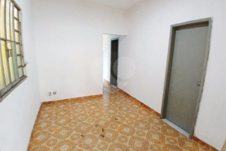 CASA Á VENDA EM SANTÍSSIMO ,ESTRADA DA POSSE ..