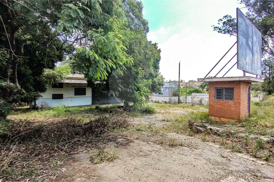 Barracão 700m² na entrada de São João da Boa Vista
