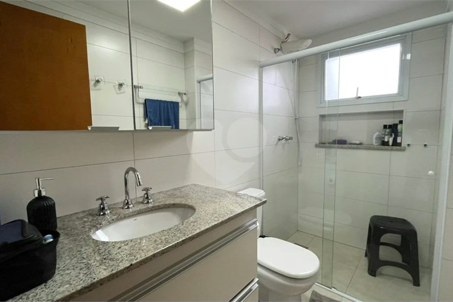 Apartamento à venda com 3 quartos, sendo 1 suíte, no Centro, Poços de Caldas - MG