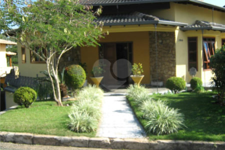 Casa à venda com 4 quartos, sendo 2 suítes, no condomínio Estância Marambaia, Vinhedo - SP