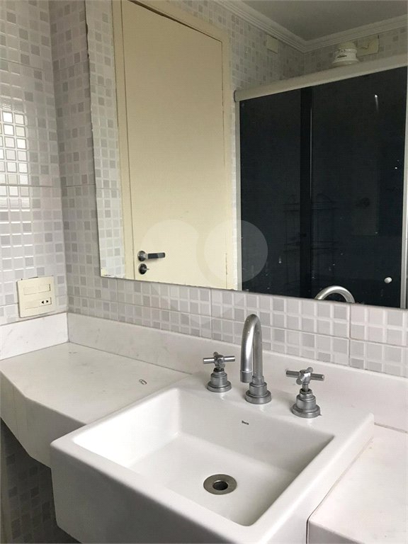 Apartamento 2 dormitórios à venda na Vila mariana.