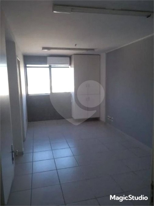Sala comercial com 38m², 1 vaga de garagem, à venda na Vila Mariana