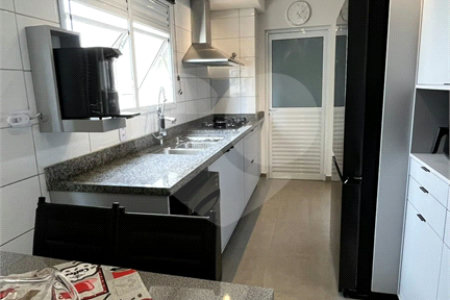 Apartamento à venda com 4 quartos, sendo 3 suítes, em Cambuci, São Paulo, SP