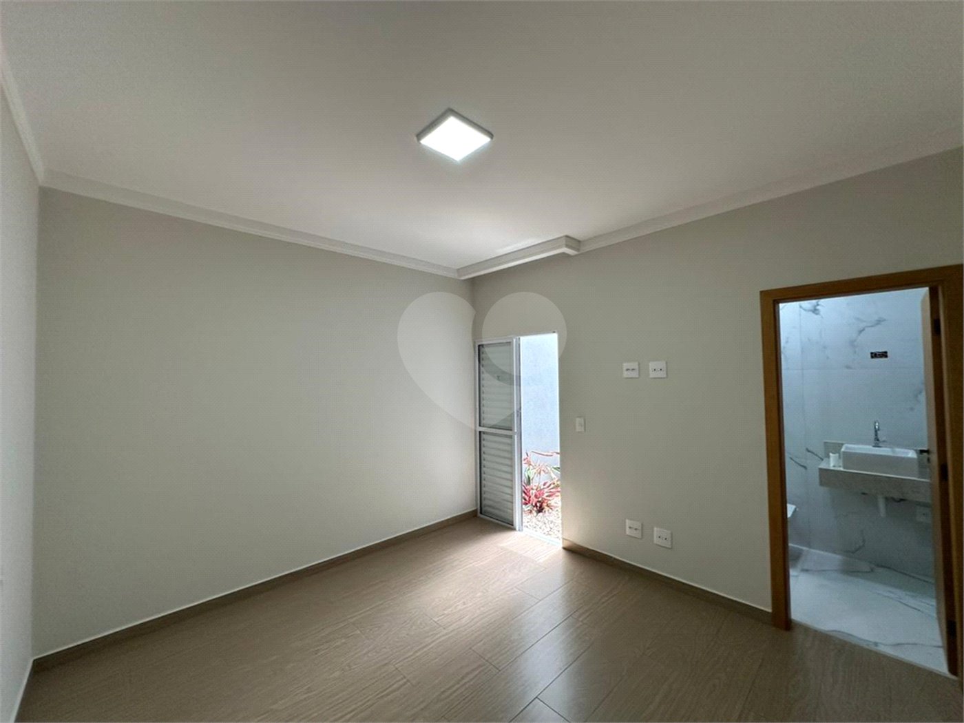 Casa para venda no Condomínio Faixa Azul.