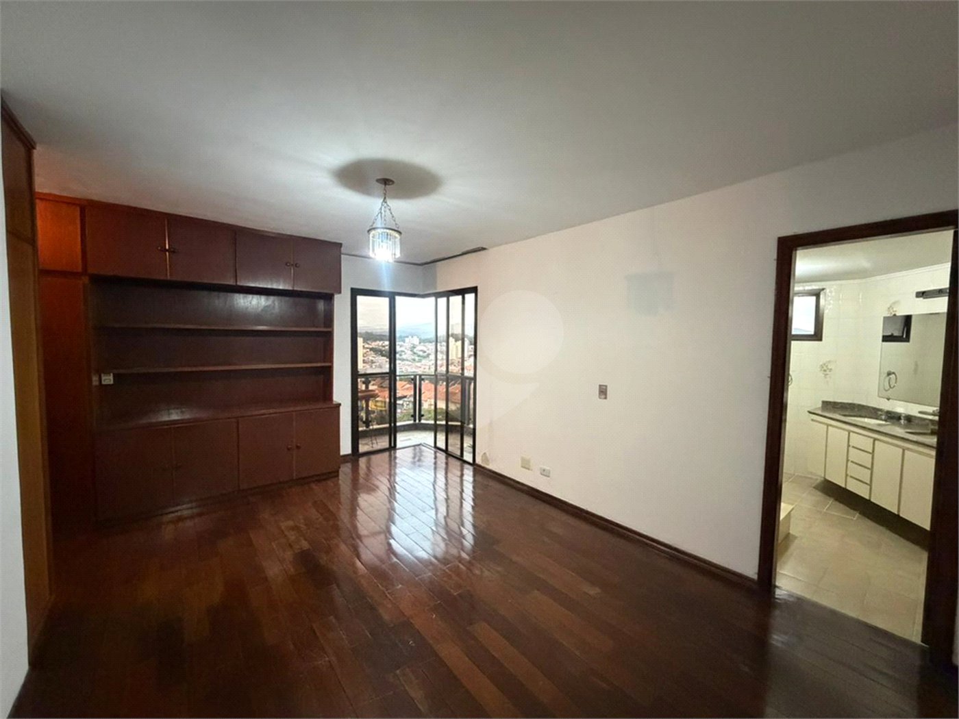 Apartamento com 3 suítes no Jardim França