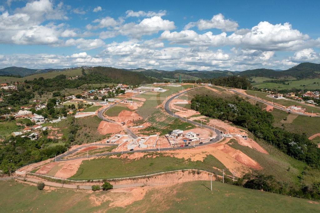 Terrenos a partir 300 metros em condomínio fechado e pronto para construir, aceita financiamento