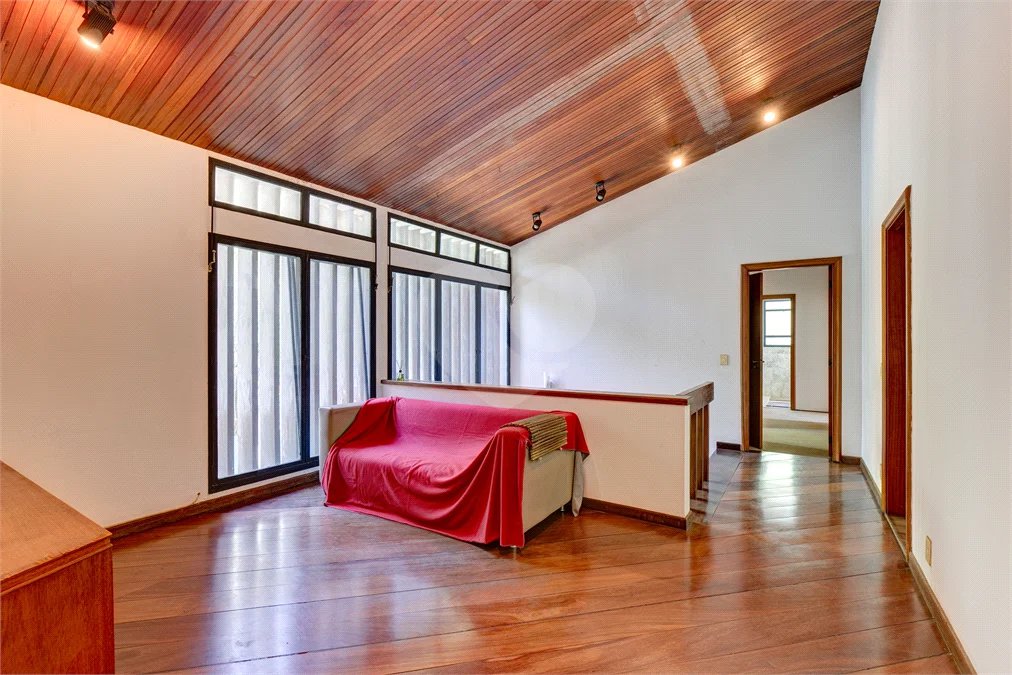 Sobrado à venda ou para alugar com 4 quartos, sendo 2 suítes, em Alto da Boa Vista, São Paulo, SP