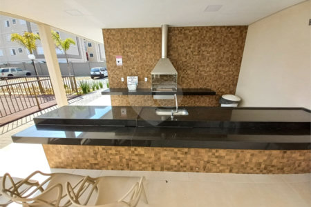 Apartamento no condomínio Monte Berlim
