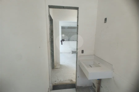 Apartamento 2 dormitórios (1 suíte) com vaga garagem, excelente localização, programa MCMV